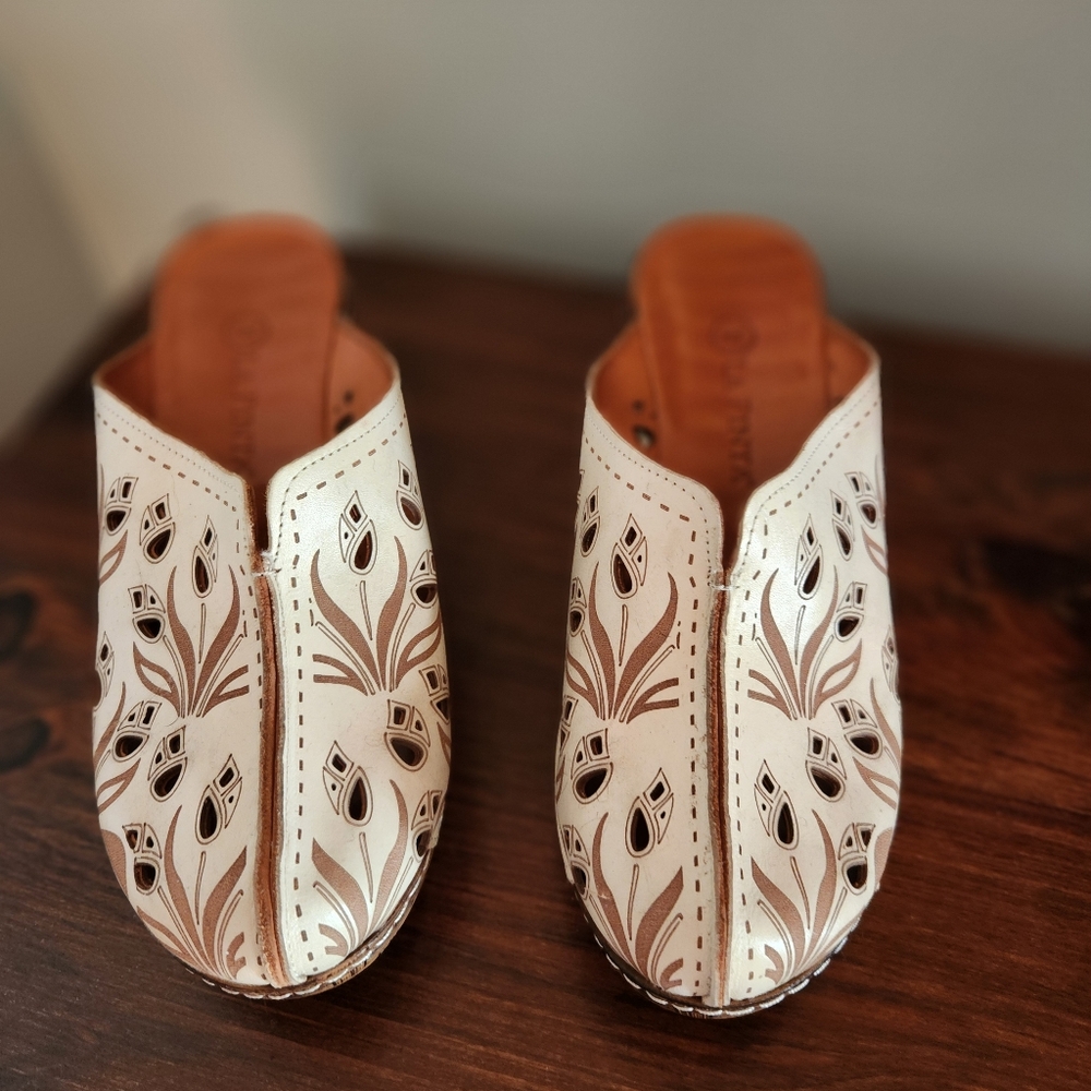 La Pinta Lase Cut Clogs Size 36, U.S. 6